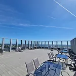 Apartly - Hanza Tower View, Parking, Pool, Sauna