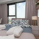 Apartly - Hanza Tower View, Parking, Pool, Sauna Apartment Szczecin