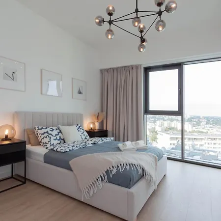 Apartly - Hanza Tower View, Parking, Pool, Sauna شتشيتسين