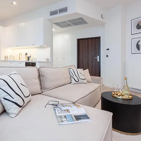 Apartly - Hanza Tower View, Parking, Pool, Sauna Апартаменти