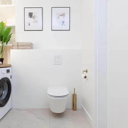 Apartly - Hanza Tower View, Parking, Pool, Sauna Appartement