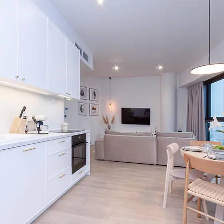 Apartly - Hanza Tower View, Parking, Pool, Sauna شقة شتشيتسين