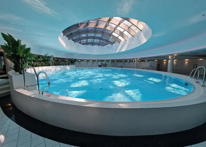 Apartmán Apartly - Hanza Tower View, Parking, Pool, Sauna *