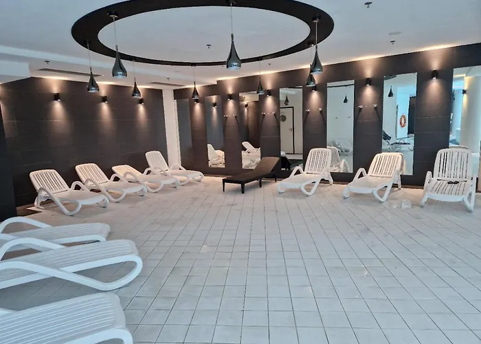 Apartly - Hanza Tower View, Parking, Pool, Sauna