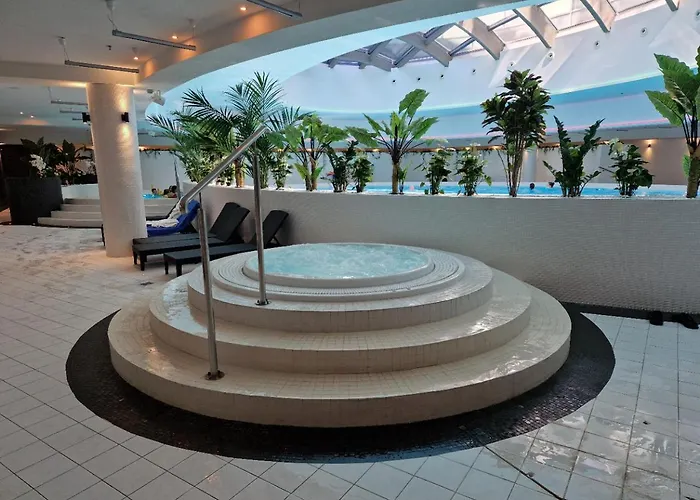 Apartly - Hanza Tower View, Parking, Pool, Sauna Apartment