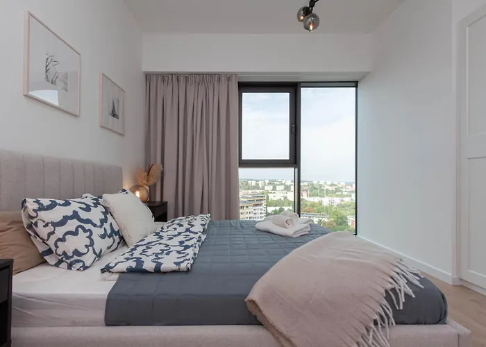 Apartly - Hanza Tower View, Parking, Pool, Sauna