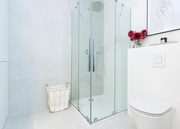 Apartly - Hanza Tower View, Parking, Pool, Sauna