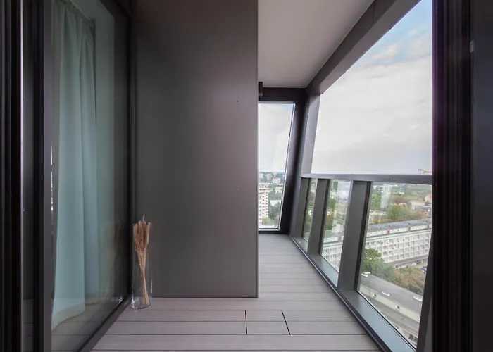 Apartly - Hanza Tower View, Parking, Pool, Sauna *