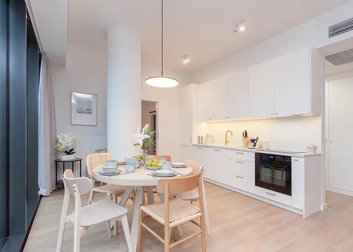 Apartly - Hanza Tower View, Parking, Pool, Sauna *